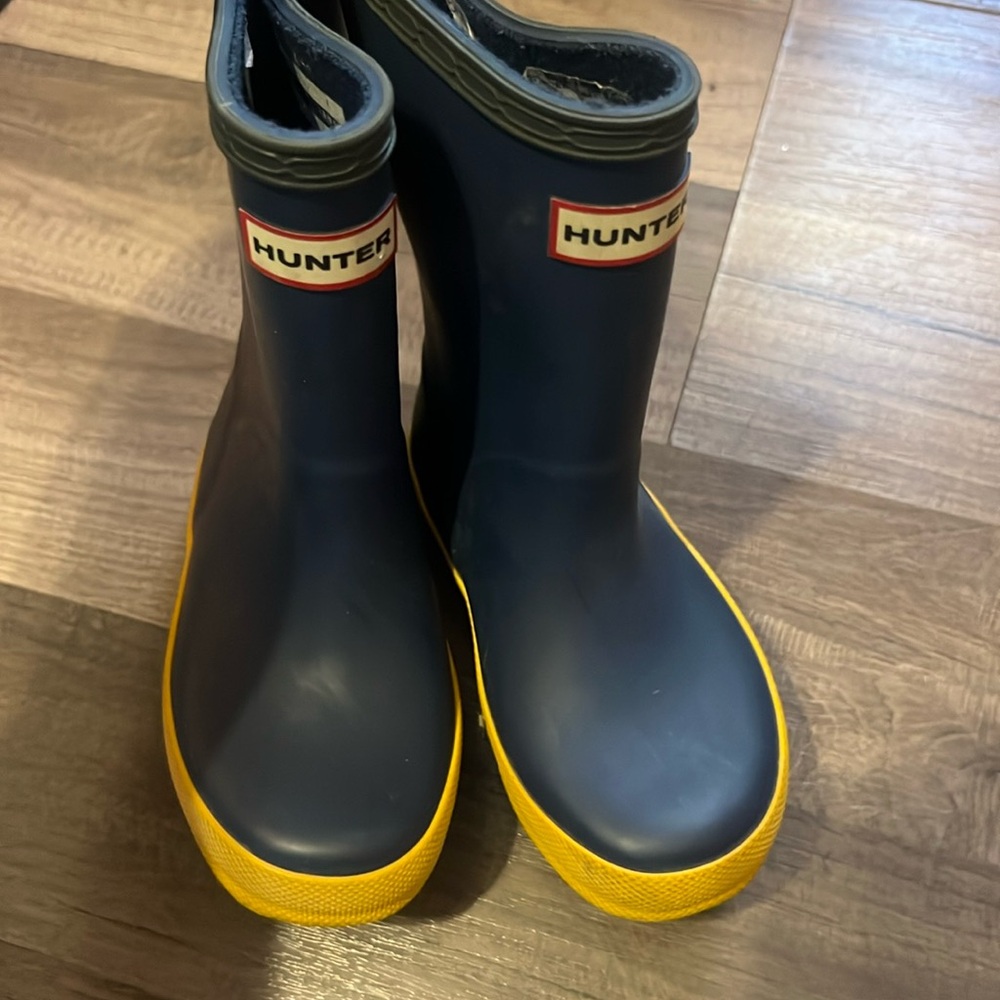 HUNTER RAIN BOOTS